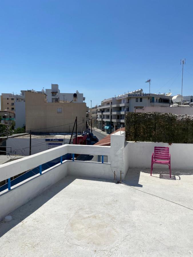 Past Or Tail Hostel Larnaca Exterior photo